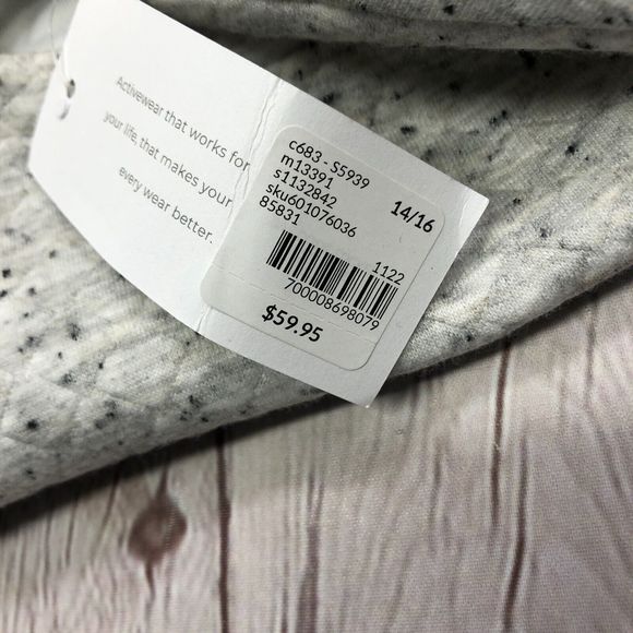 NWT LIVI for Lane Bryant Women Oversized Sweatshirt Size 14 / 16 Cropped M113 -7 - Picture 7 of 14